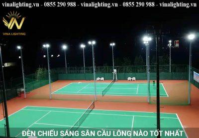 Đèn chiếu sáng sân cầu lông tốt nhất Den chieu sang san cau long
