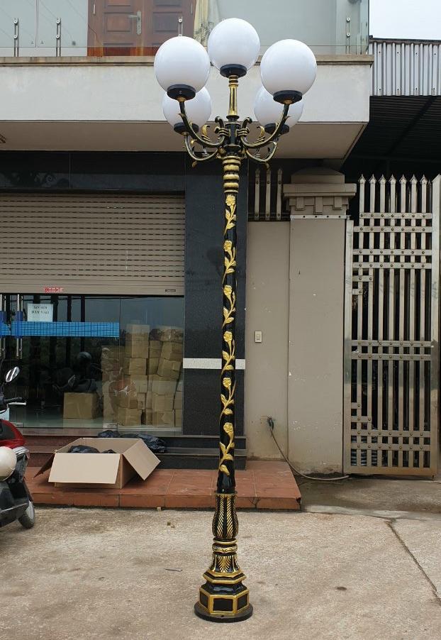 Cột đèn trang trí sân vườn DC02 Mau cot san vuon DC02 than gang