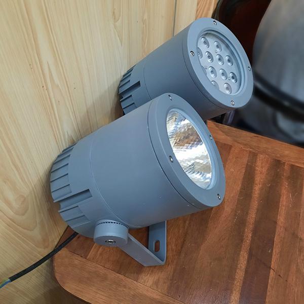 Đèn LED cắm cỏ chiếu cây CCVN04 Đèn LED cắm cỏ chiếu cây CCVN04 - Ảnh 3