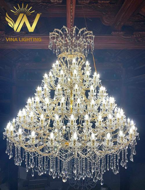 Mẹo chiếu sáng phòng khách đẹp tinh tế Den chum trang tri phong khach